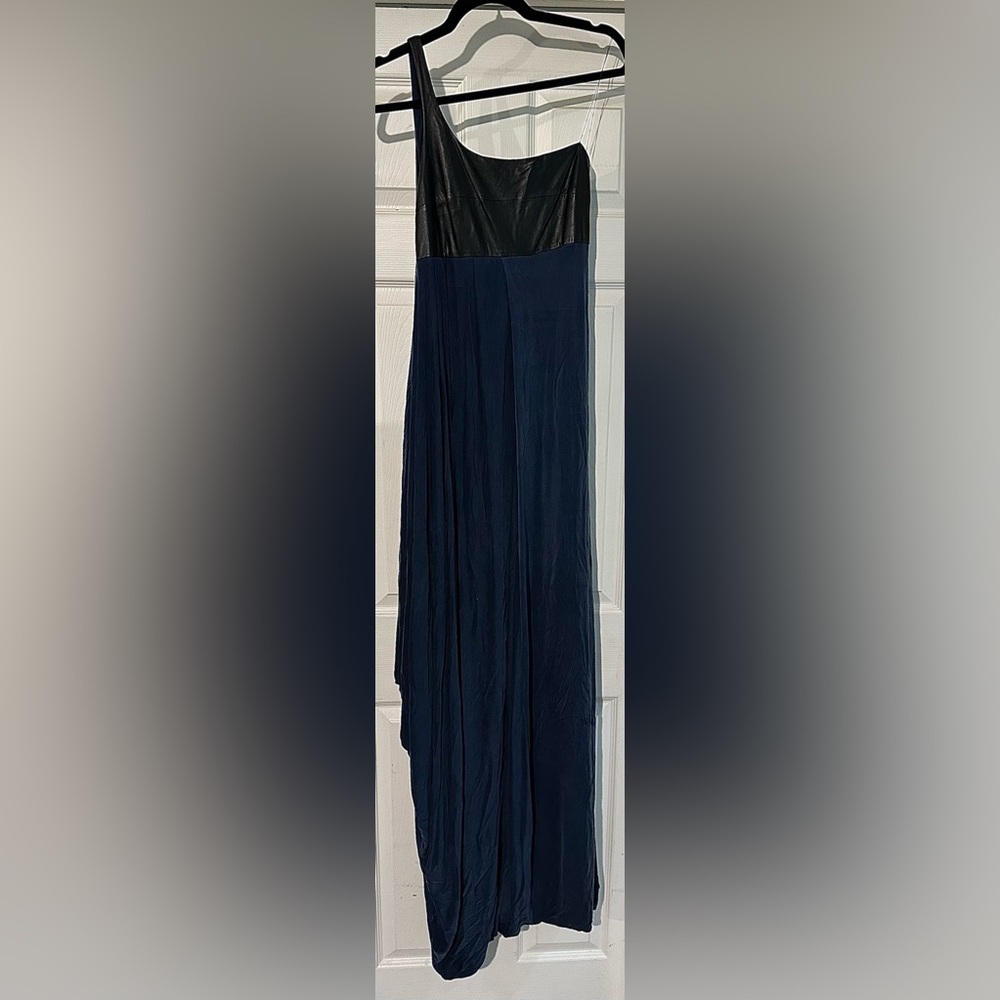 Stunning full length Hugo Boss Gown with leather bodice. - Picture 2 of 8